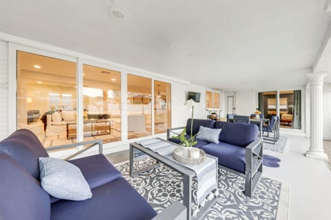 Luxe Outdoor Space! Elevated Delray Beach Living House in Delray Beach