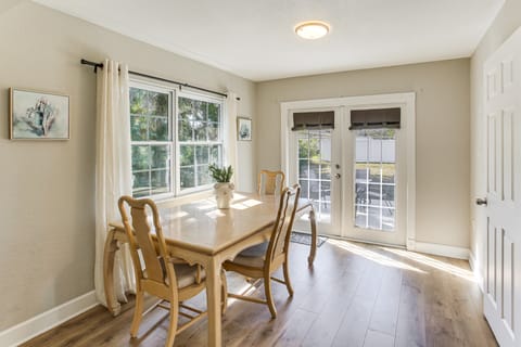 Stay & 'Sea' Port Charlotte: Family Home w/ Yard House in Port Charlotte