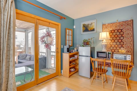 2 Mi to Main Street! Cozy Burlington Guest Suite Apartment in Burlington