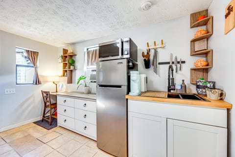 Nurse-Ready Guesthouse 3 Mi to Dtwn Jacksonville! Apartment in Jacksonville