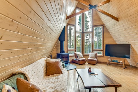 Wooded Retreat w/ Private Hot Tub in Evergreen House in Colorado