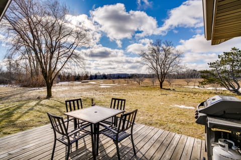 All-Season Lodge 40 Acres: Walk to Elkhart Lake! House in Wisconsin