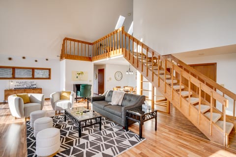 All-Season Lodge 40 Acres: Walk to Elkhart Lake! House in Wisconsin