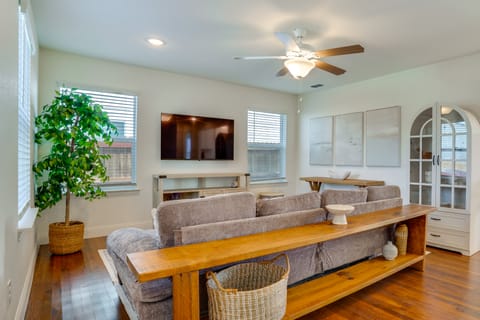 TCU + Game Day Home Base! 4 Mi to Dtwn Fort Worth House in Fort Worth