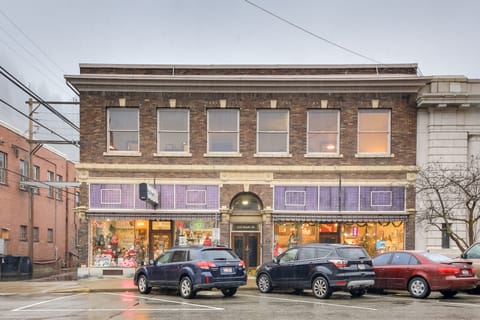 Walkable Studio in the Heart of Dtwn Wallace! Apartment in Wallace