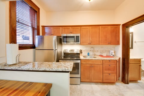 Walkable Studio in the Heart of Dtwn Wallace! Apartment in Wallace