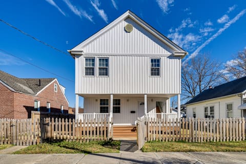 2 Mi to Naval Base: Walkable Norfolk Retreat Apartment in Norfolk