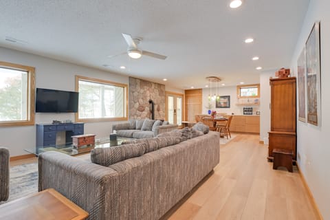 Lakeside Retreat in Hayward: Pet Friendly! Apartment in Wisconsin