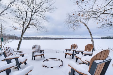 Lakeside Retreat in Hayward: Pet Friendly! Apartment in Wisconsin