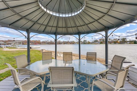 Private Beach, 3,000 Sq Ft: Murray Lake Retreat! House in Michigan