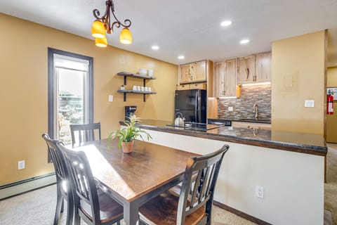 Cozy Condo: Steps to Free Winter Park Shuttle! Apartment in Fraser