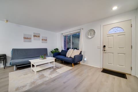 Duplex Group Getaway 3 Mi to Dtwn Bellevue! House in Bellevue