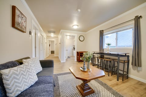 3 Mi to Dtwn Seattle: Large Home w/ Private Deck! House in Seattle