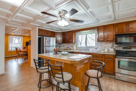 Mtn-View Balcony! All-Season Apt Near Jim Thorpe Apartment in Jim Thorpe