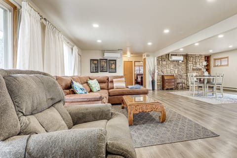 2 Mi to Golf Course! Family Home in Pueblo West House in Pueblo West