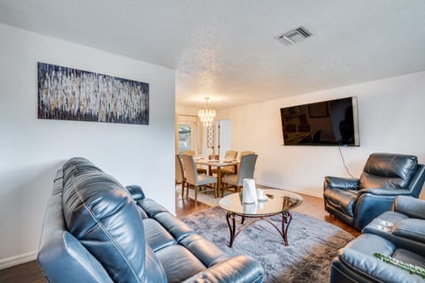 Direct Gulf Access: Port Charlotte Home w/ Dock House in Port Charlotte