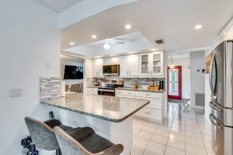 Direct Gulf Access: Port Charlotte Home w/ Dock House in Port Charlotte