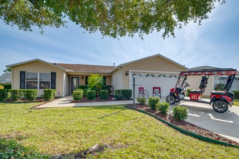 Golf, Dine & Relax Poolside! The Villages Retreat House in The Villages