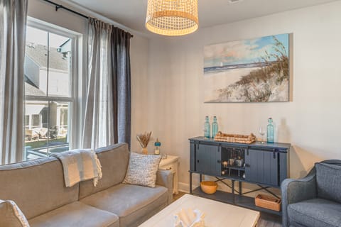 5 Mi to Bethany Beach! Townhome w/ Screened Porch Apartment in Sussex County