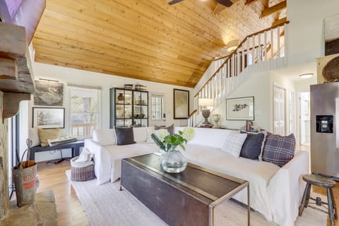 Private Dock on Lake Sinclair: All-Season Retreat House in Lake Sinclair