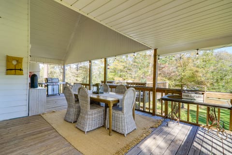 Private Dock on Lake Sinclair: All-Season Retreat House in Lake Sinclair