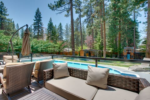 Beach and Skiing at Zephyr Cove house House in Zephyr Cove