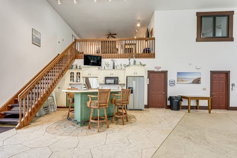 Woodburn Group Getaway: Endless On-Site Fun! House in Indiana