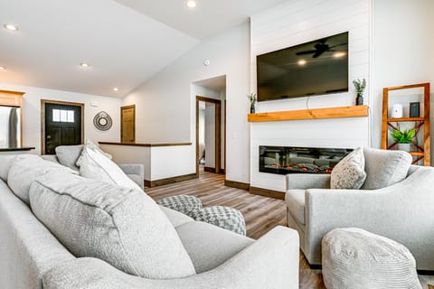 Family Fun on the Lake! Wisconsin Upland Getaway House in Wisconsin