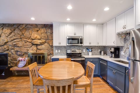 3 Mi to Slopes! Family-Friendly Winter Park Escape Apartment in Fraser