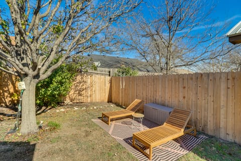 ATX Urban Oasis: Cowboy Pool + Fenced Yard House in Austin