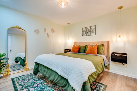 4 Mi to East Atlanta Village: Chic Decatur Abode Apartment in Candler-McAfee