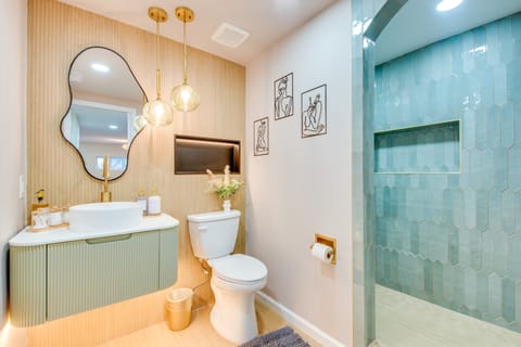 4 Mi to East Atlanta Village: Chic Decatur Abode Apartment in Candler-McAfee