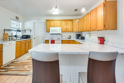 Hike & Fish! Wooded Family Getaway in Interlachen House in Florida