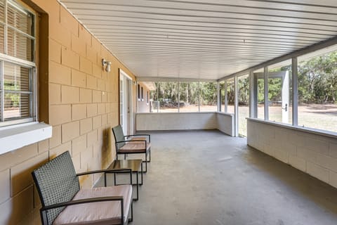 Hike & Fish! Wooded Family Getaway in Interlachen House in Florida