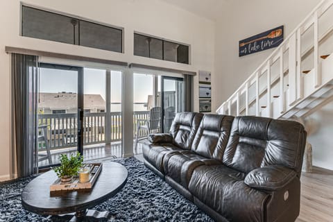 Steps to Lake Conroe! Condo w/ Balcony & Views Apartment in Lake Conroe