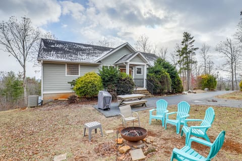 Spacious & Scenic! Weaverville Home Near Main St House in Buncombe County