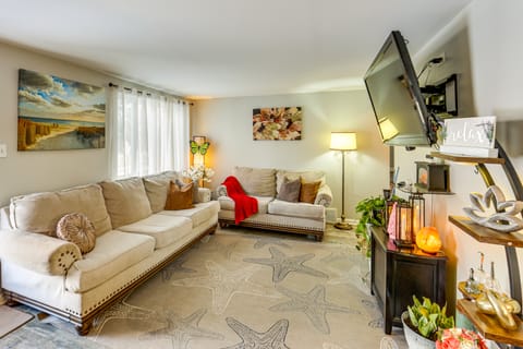 Pet Friendly, Private! Multi-Level Brookline Home House in Pittsburgh