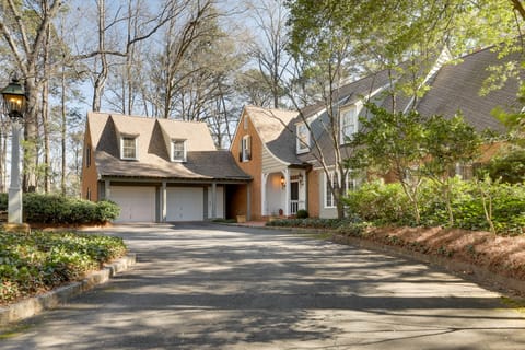 Cozy Studio on 7 Acres: 11 Mi to Dtwn Atlanta! Apartment in Buckhead