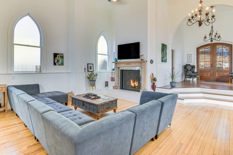'The Sanctuary' in Historic Dtwn Staunton House in Staunton