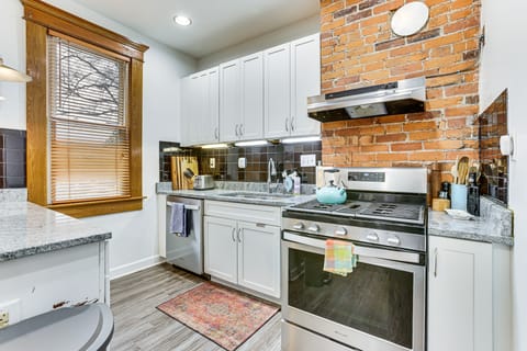 Walk to High St & OSU! Ultimate Columbus Home Base House in Ohio