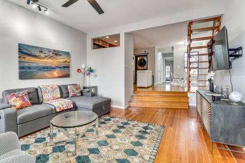 Walk to Bars & Dining: Historic Benton Park Gem Apartment in Saint Louis