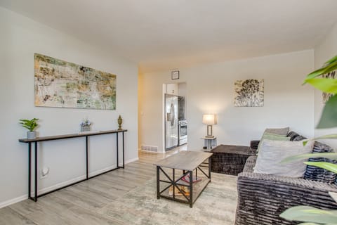 Hot Tub, Fire Pit! Group-Ready Stay Near Denver House in Commerce City