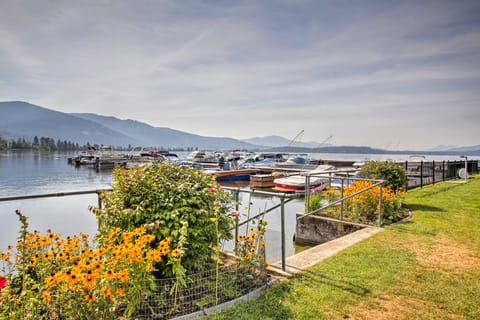 Seasonal Pool & Marina! Condo on Lake Pend Oreille Apartment in Sandpoint