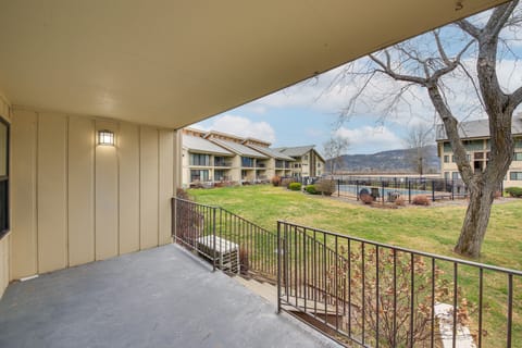 Seasonal Pool & Marina! Condo on Lake Pend Oreille Apartment in Sandpoint