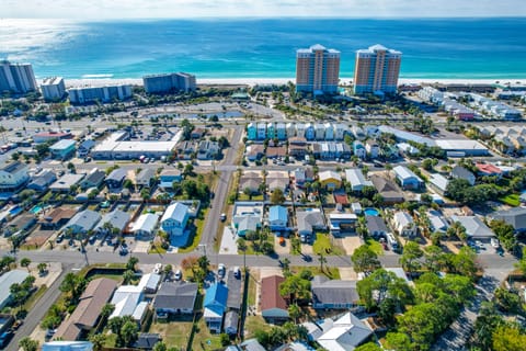 Walk to Beach & Rick Seltzer Park! PCB Getaway Apartment in Lower Grand Lagoon