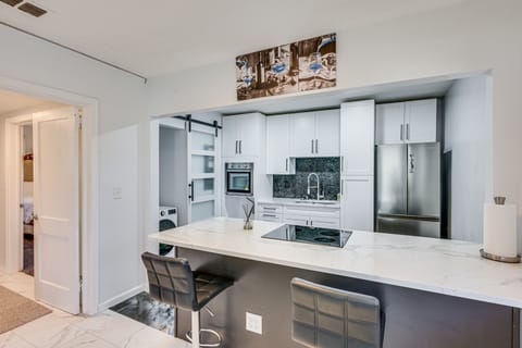 6 Mi to Dtwn Entertainment! Stylish JAX Abode House in Jacksonville