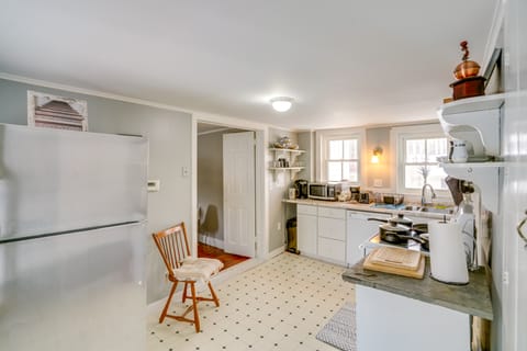 Historic Family Retreat on the AT & Housatonic! House in Lee