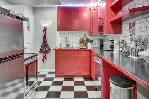 Retro + Bright! Family-Friendly Daylight Unit House in Wasatch County