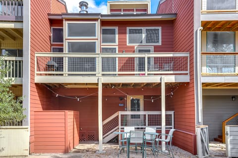 Golf, Boat, Swim! Point Venture Retreat w/ Deck Apartment in Point Venture