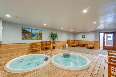Heated Pool Access at Winter Park Base Camp! Apartment in Fraser